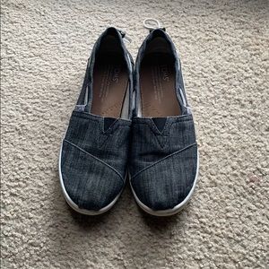 Black toms